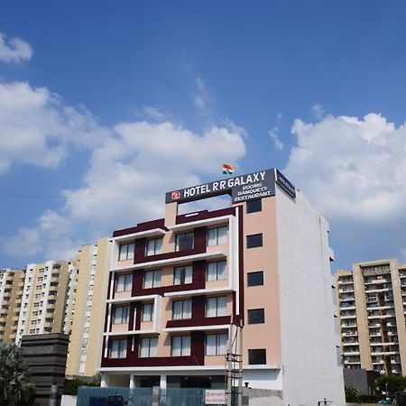 Rr Galaxy Hotel Gurgaon Buitenkant foto