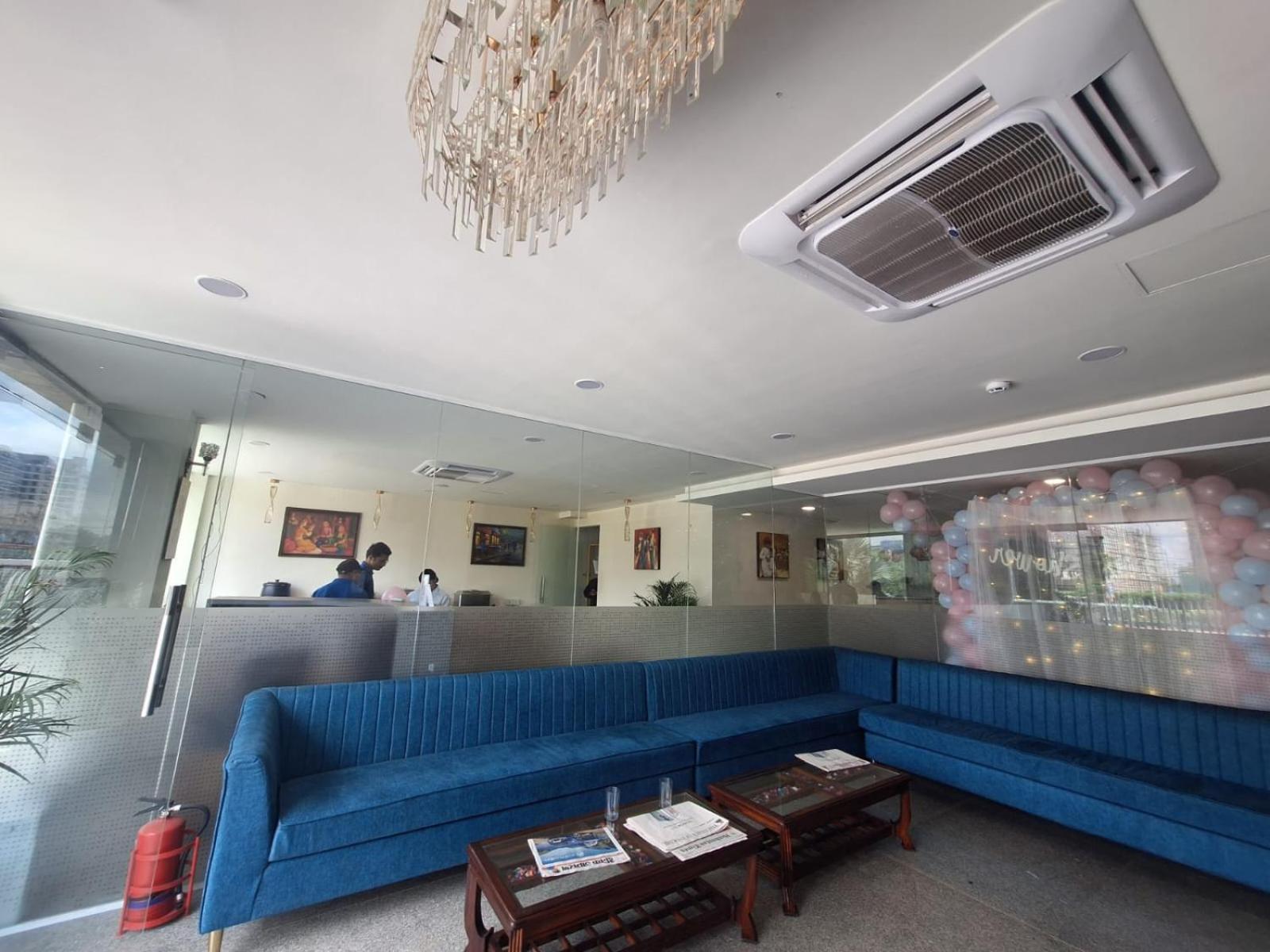 Rr Galaxy Hotel Gurgaon Buitenkant foto